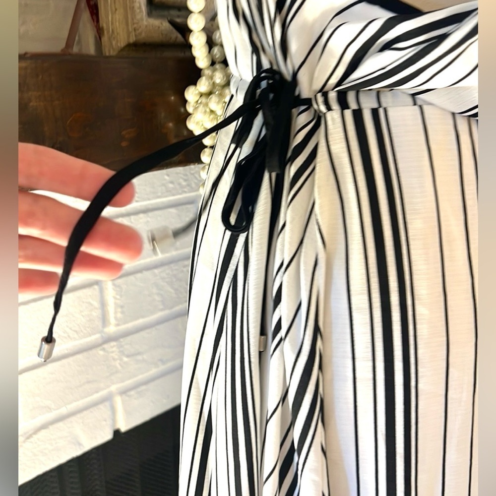 Storia, Twirlable & Full, Lined, Side-Drawstring Ties, Slimming Vertical Lines View 4